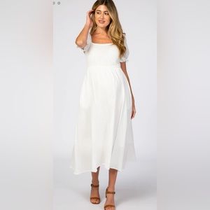 White puff sleeve maternity dress